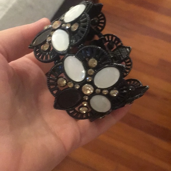 Jewelry - Picture 2 of 2